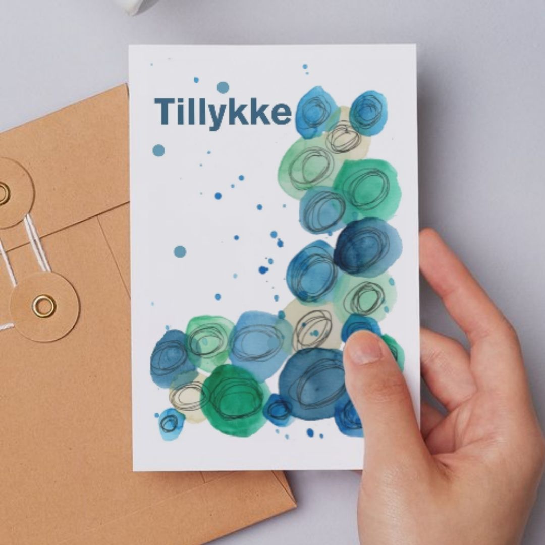 Tillykkekort A6 med blå roser malet i akvarel og tegnet med sort tusch, inkl. kuvert, trykt på papir i høj kvalitet.